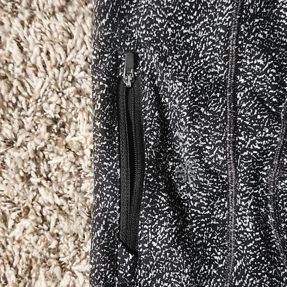 Athleta ULTIMATE STASH POCKET TEXTURED TIGHT - Picture 6 of 10